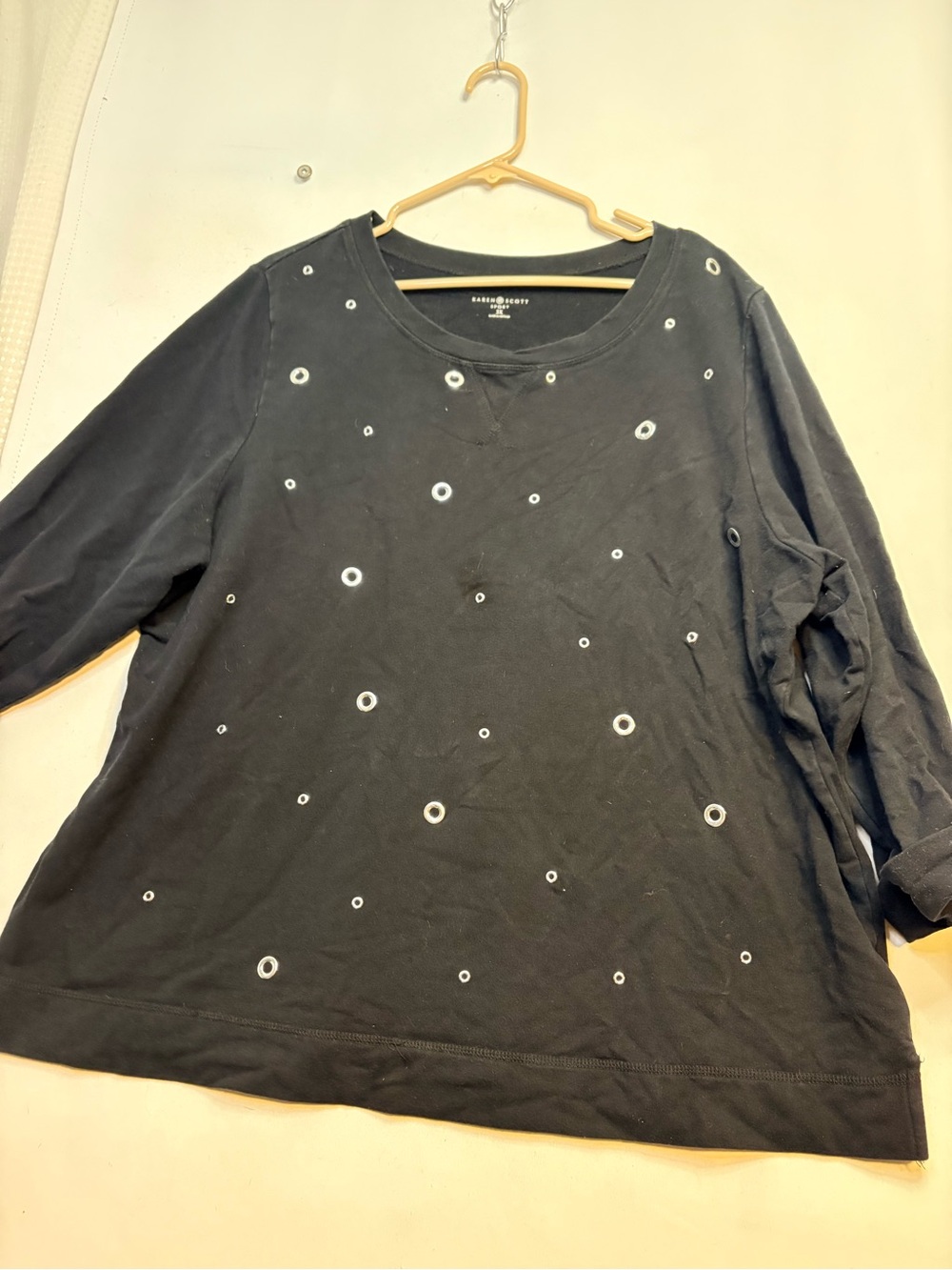 Karen Scott Sport 3x black silver grommet eyelet top